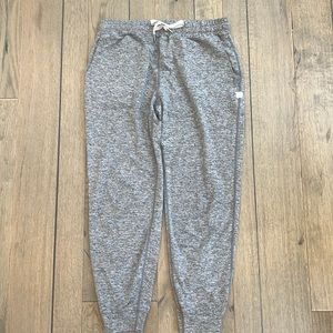 Vuori performance jogger, in heather grey size small